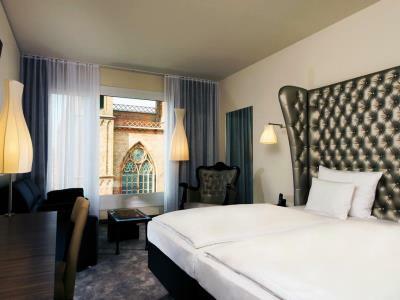 Arcotel John F 4*